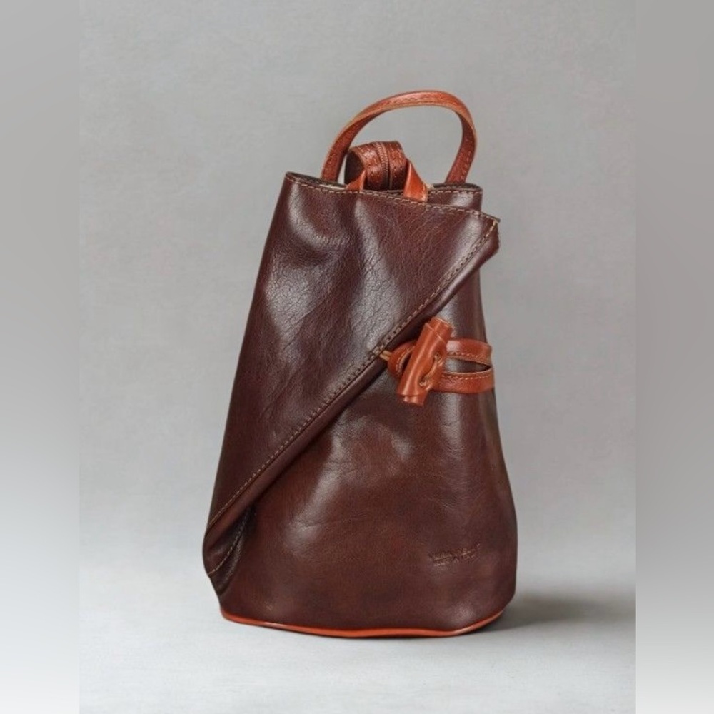 Vera Pelle leather backpack, handcrafted in Italy.